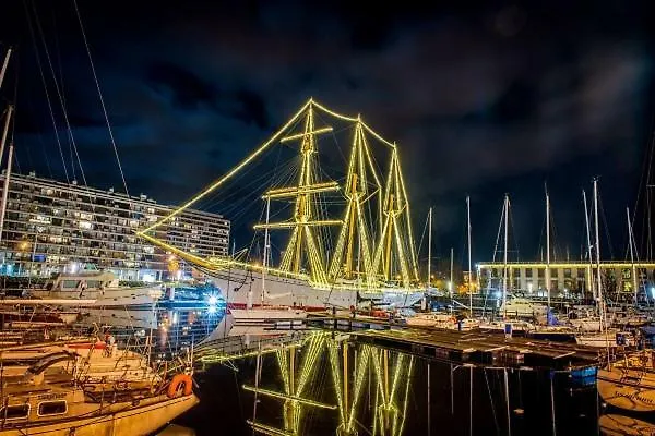 Toffe Studio Op 300M Van De Zeedijk Van Oostende 比利时